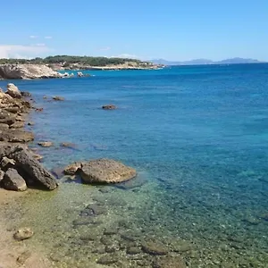 https://appartement-vue-mer-le-chant-des-cigales.fr-provencehotel.com